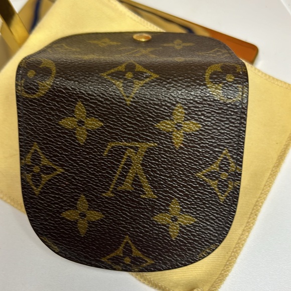 Louis Vuitton Monogram Round Coin Pouch - Picture 10 of 13